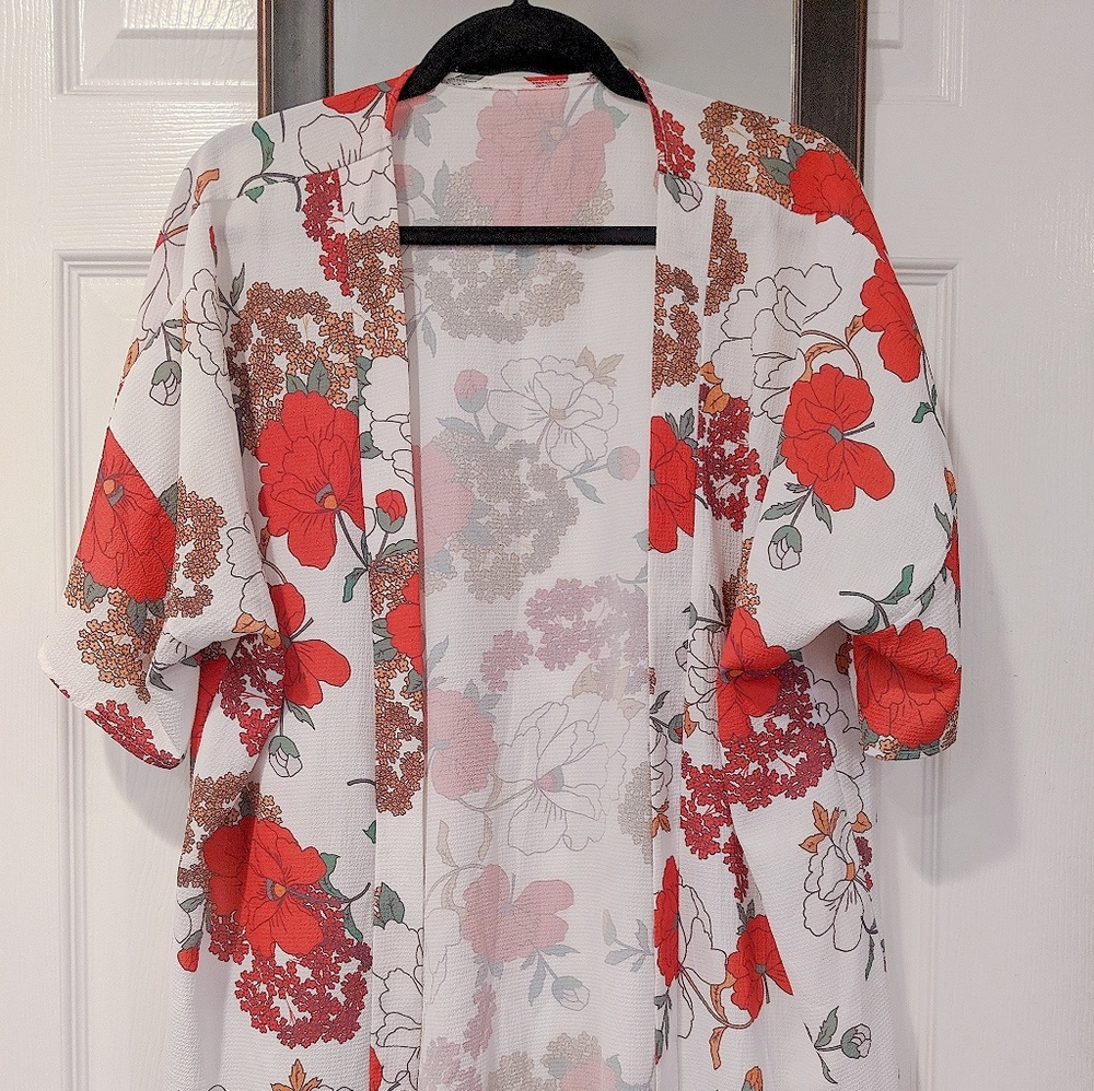 Light flowery kimono